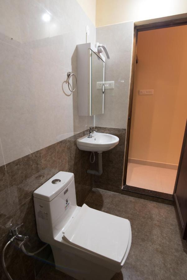 Saffron Vilva Hotel Puduccseri Kültér fotó