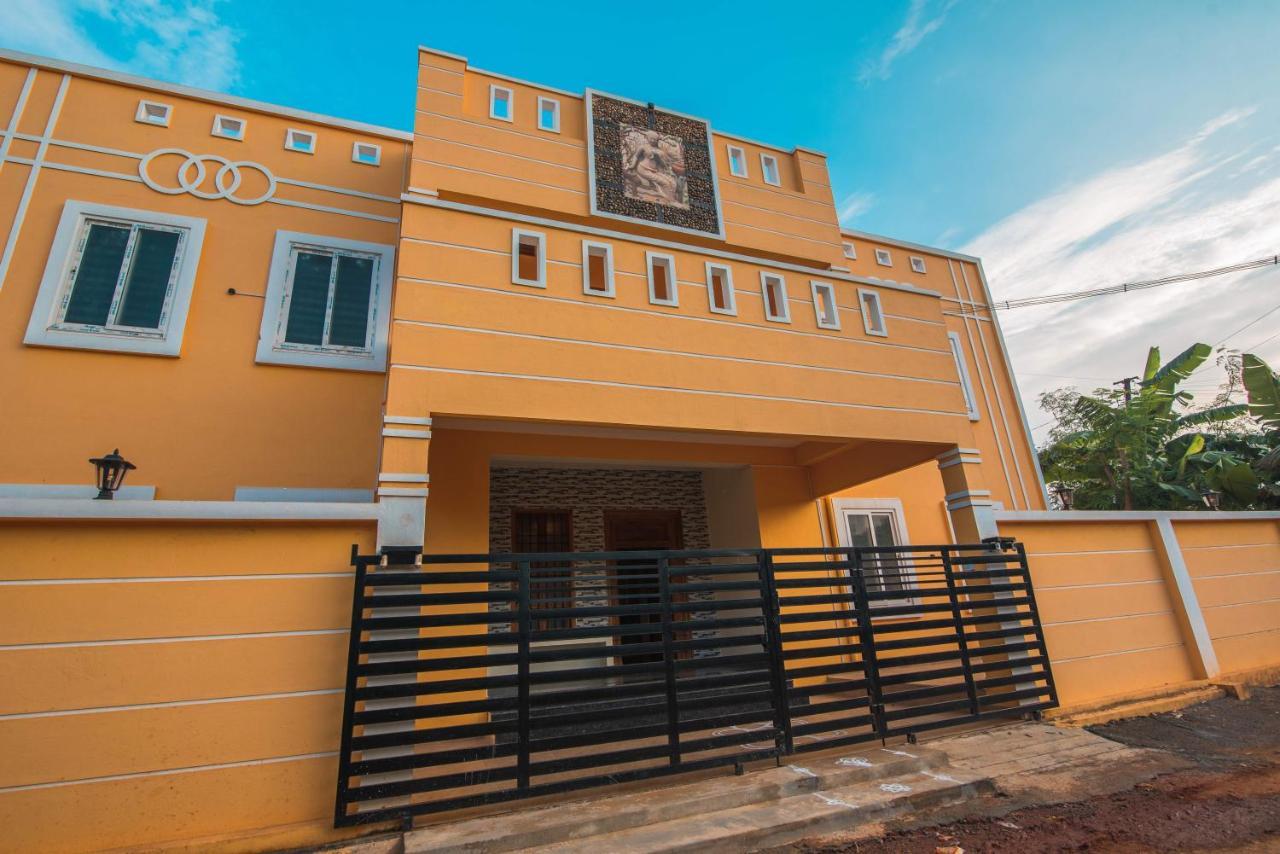 Saffron Vilva Hotel Puduccseri Kültér fotó