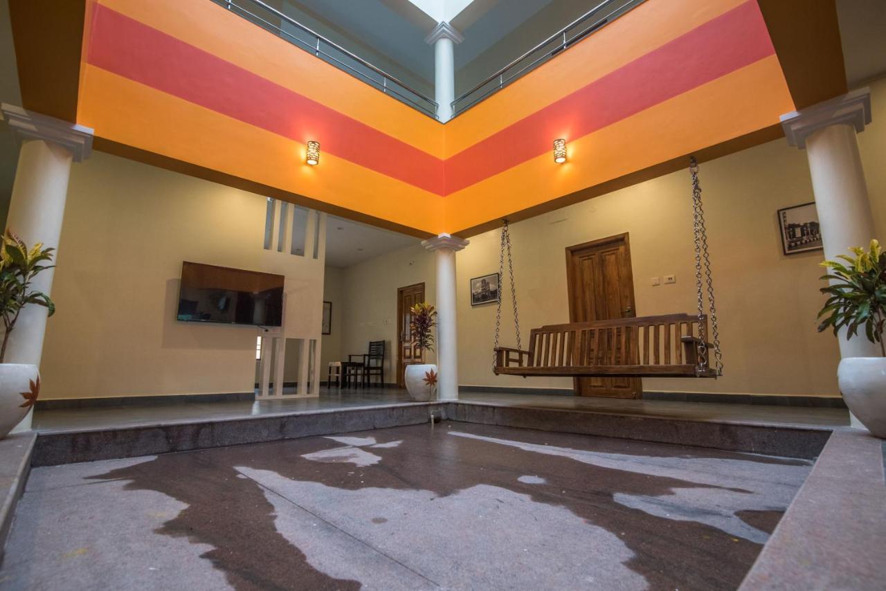 Saffron Vilva Hotel Puduccseri Kültér fotó
