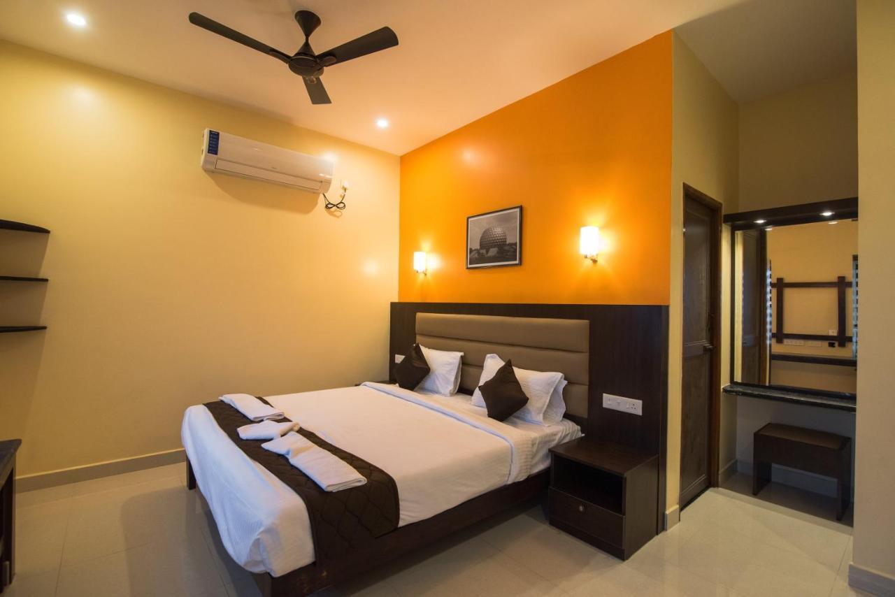 Saffron Vilva Hotel Puduccseri Kültér fotó