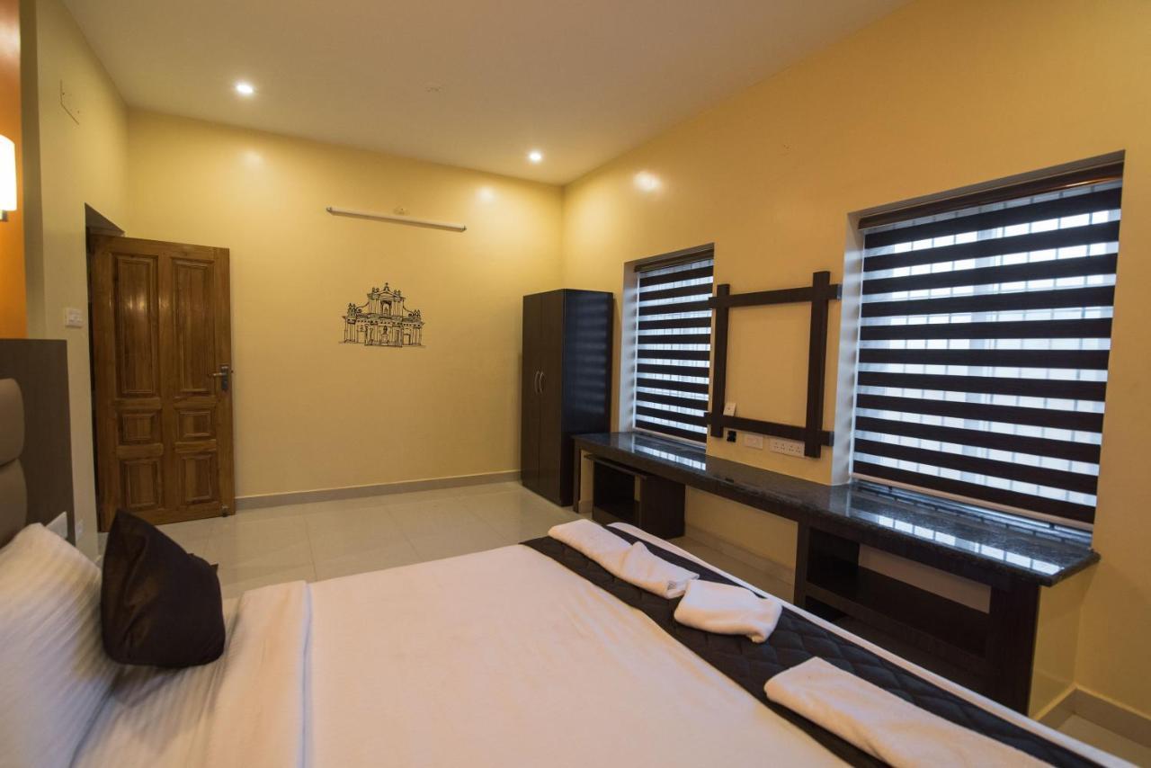 Saffron Vilva Hotel Puduccseri Kültér fotó