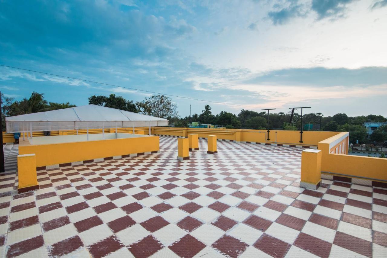 Saffron Vilva Hotel Puduccseri Kültér fotó
