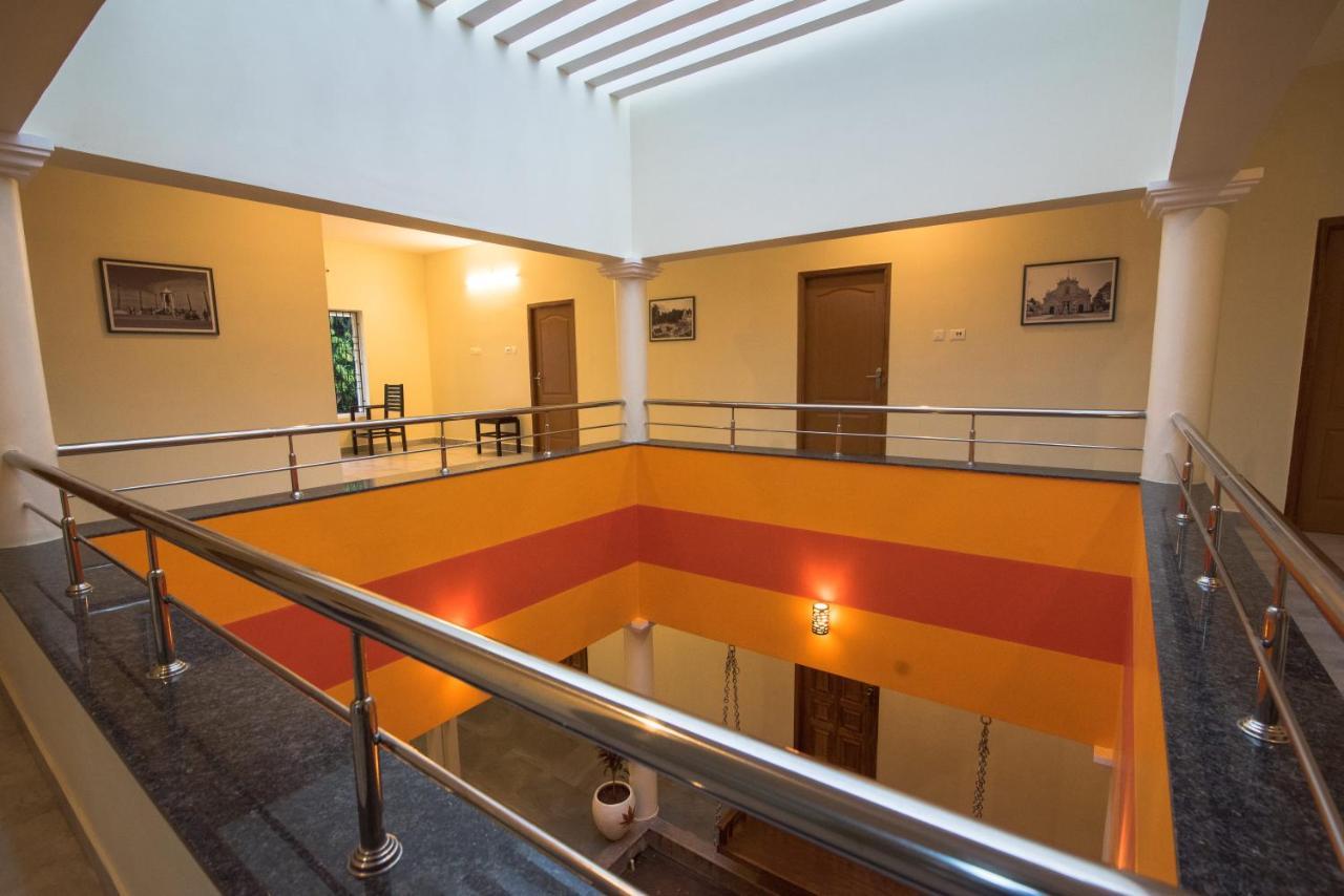 Saffron Vilva Hotel Puduccseri Kültér fotó