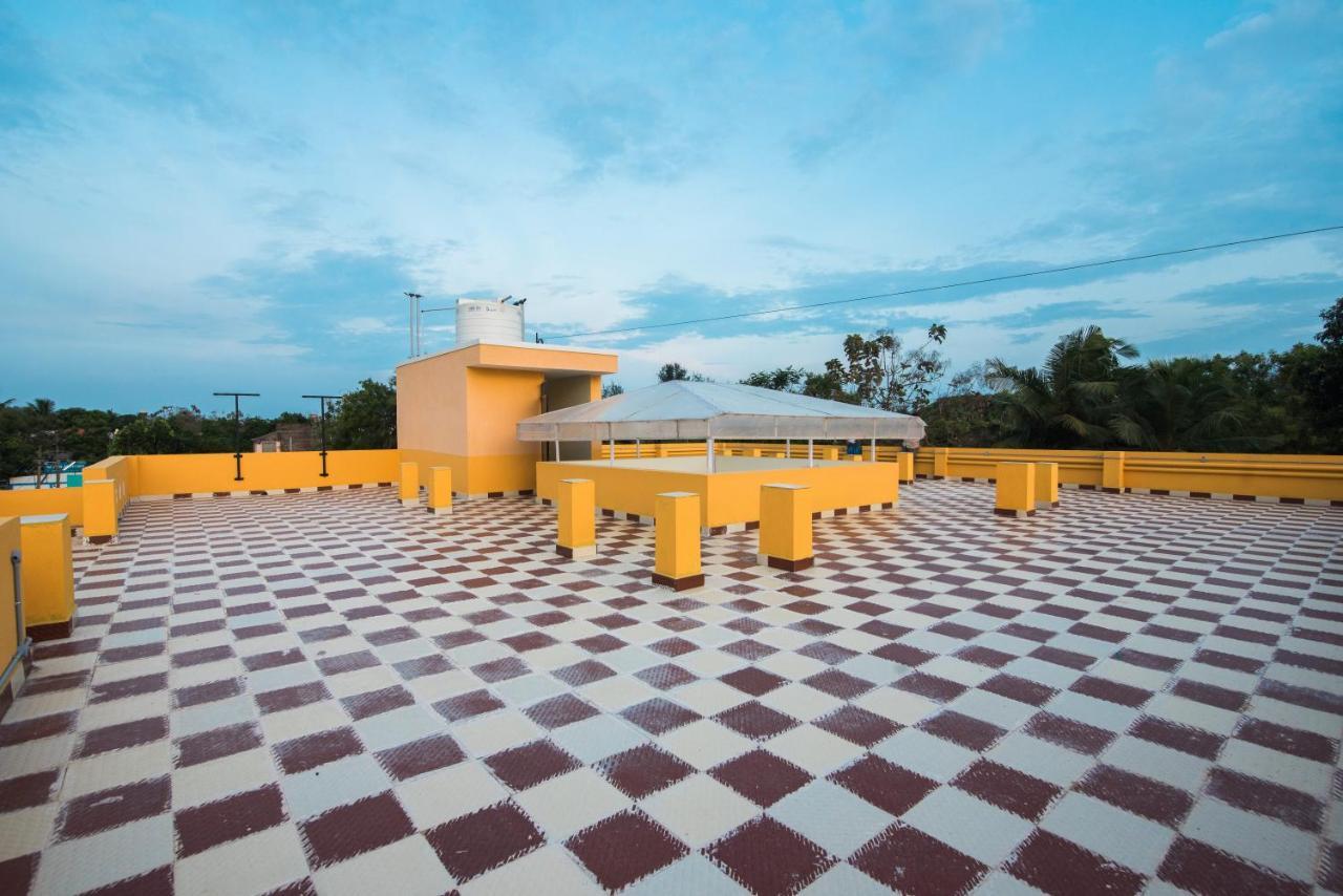 Saffron Vilva Hotel Puduccseri Kültér fotó