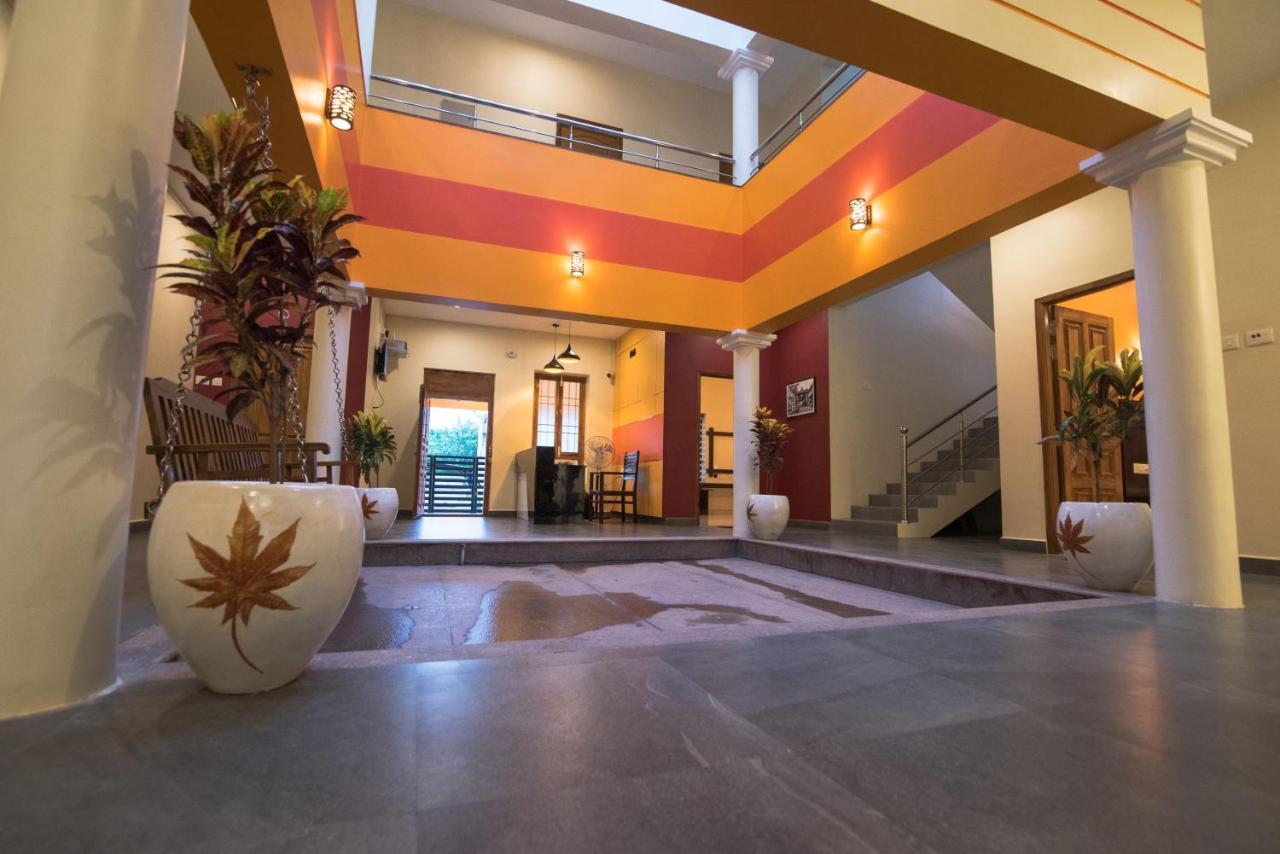 Saffron Vilva Hotel Puduccseri Kültér fotó