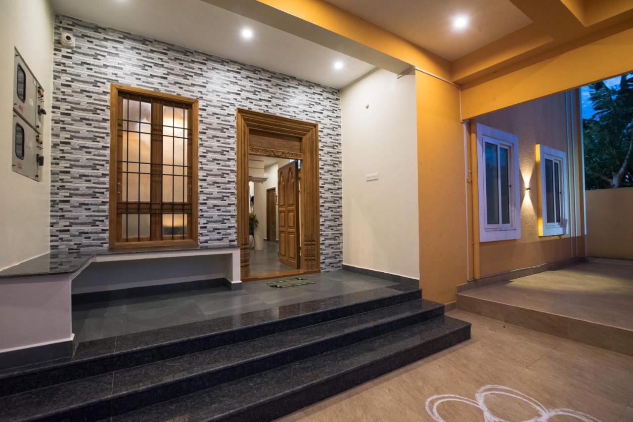 Saffron Vilva Hotel Puduccseri Kültér fotó